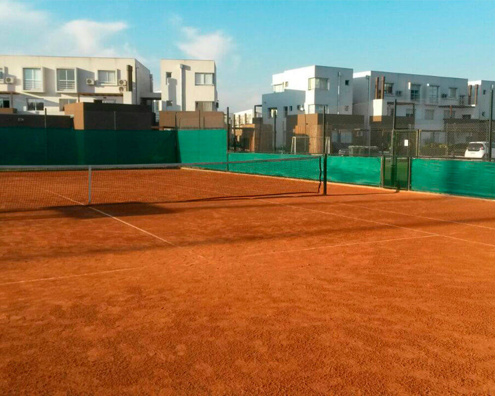 Rafia Laminada en cancha de tenis